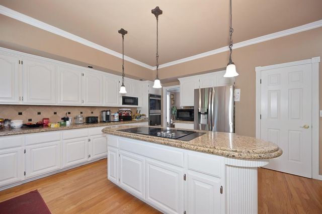 100 Hinkle Ct, Folsom, CA 95630