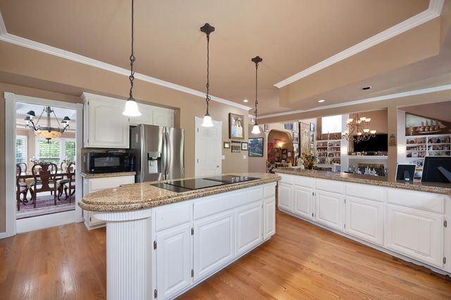 100 Hinkle Ct, Folsom, CA 95630