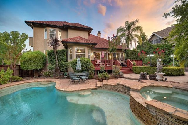 100 Hinkle Ct, Folsom, CA 95630