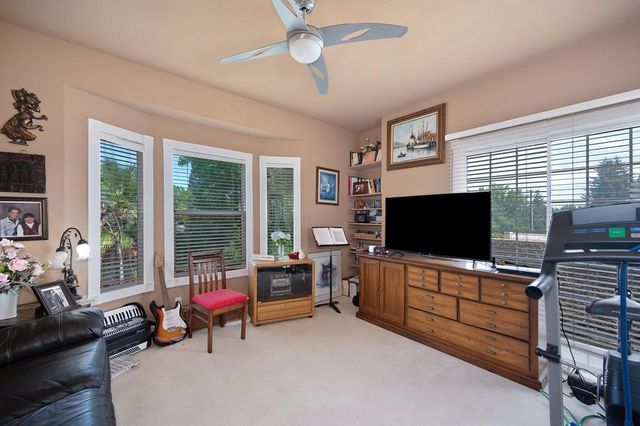 100 Hinkle Ct, Folsom, CA 95630