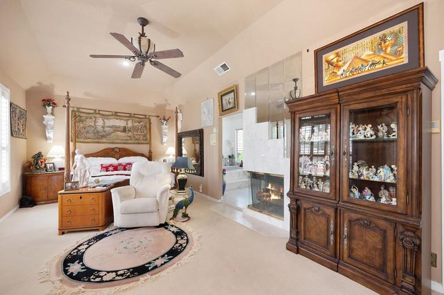 100 Hinkle Ct, Folsom, CA 95630