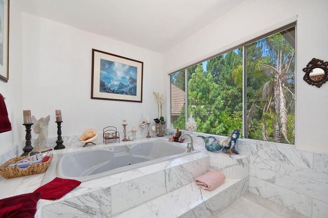 100 Hinkle Ct, Folsom, CA 95630