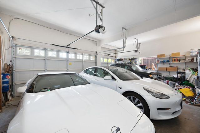 100 Hinkle Ct, Folsom, CA 95630