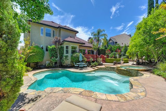 100 Hinkle Ct, Folsom, CA 95630