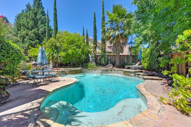 100 Hinkle Ct, Folsom, CA 95630