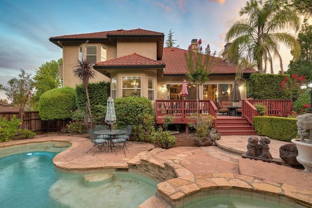 100 Hinkle Ct, Folsom, CA 95630