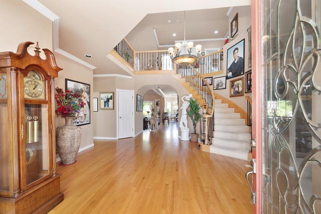 100 Hinkle Ct, Folsom, CA 95630