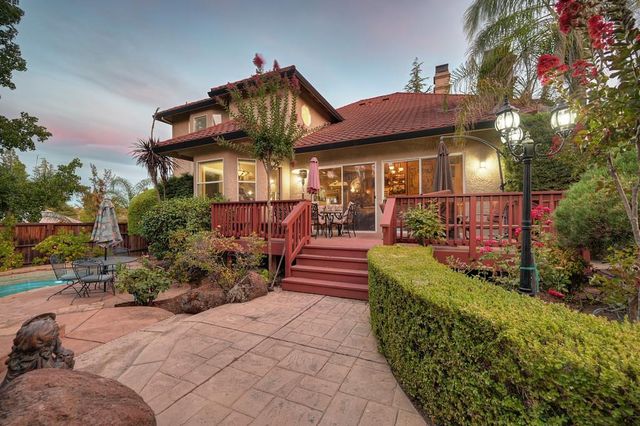 100 Hinkle Ct, Folsom, CA 95630