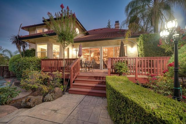 100 Hinkle Ct, Folsom, CA 95630