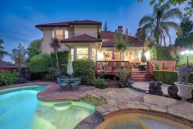 100 Hinkle Ct, Folsom, CA 95630