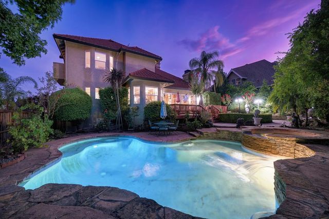 100 Hinkle Ct, Folsom, CA 95630