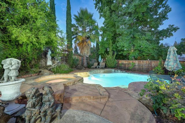 100 Hinkle Ct, Folsom, CA 95630