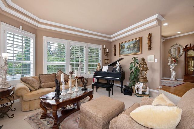 100 Hinkle Ct, Folsom, CA 95630