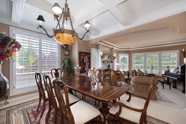 100 Hinkle Ct, Folsom, CA 95630