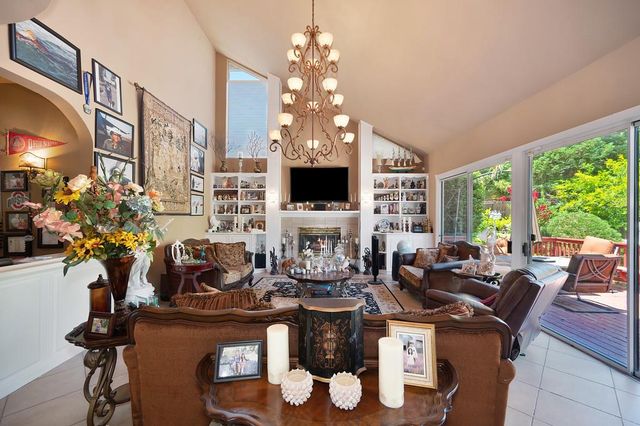 100 Hinkle Ct, Folsom, CA 95630