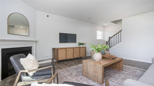 208 Hungerford Boulevard, Jamestown, NC 27282