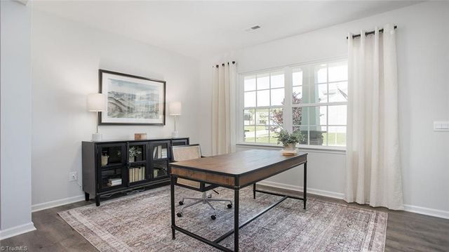 208 Hungerford Boulevard, Jamestown, NC 27282