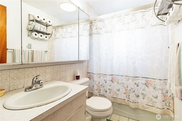 2304 S 300th Street, Federal Way, WA 98003