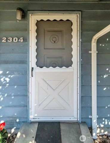 2304 S 300th Street, Federal Way, WA 98003