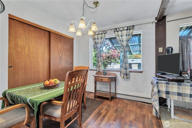 2304 S 300th Street, Federal Way, WA 98003