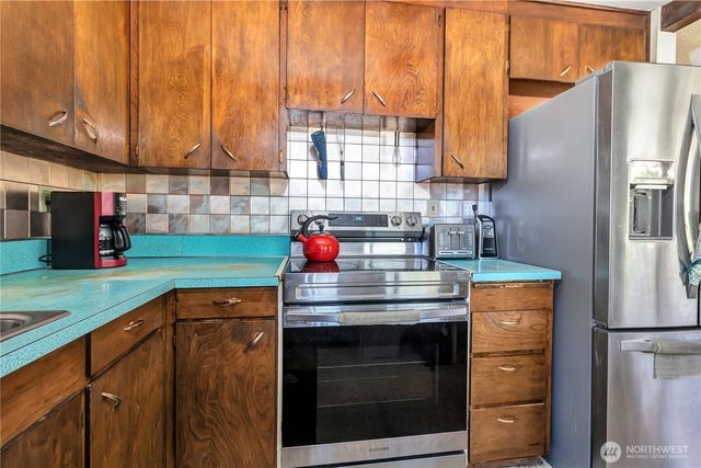 2304 S 300th Street, Federal Way, WA 98003