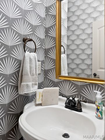 9512 Crescent Lodge Drive, Pike Road, AL 36064