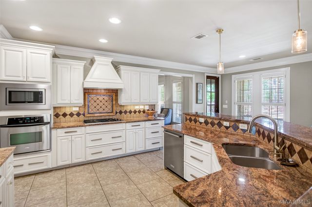 9512 Crescent Lodge Drive, Pike Road, AL 36064