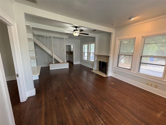 915 W 29th ST, Austin, TX 78705