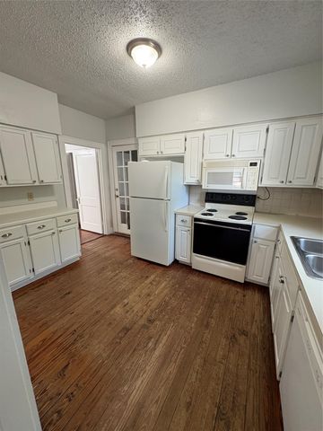 915 W 29th ST, Austin, TX 78705