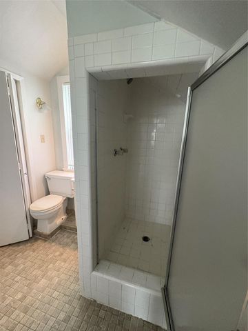 915 W 29th ST, Austin, TX 78705