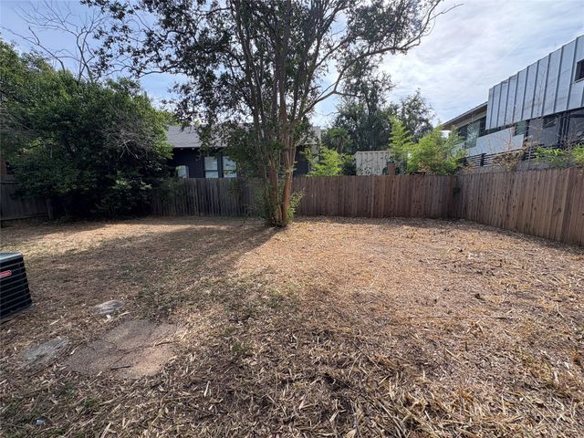 915 W 29th ST, Austin, TX 78705