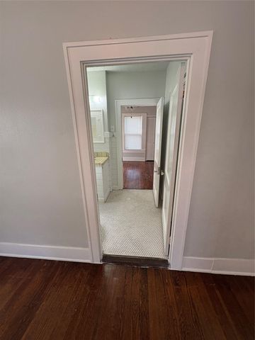 915 W 29th ST, Austin, TX 78705