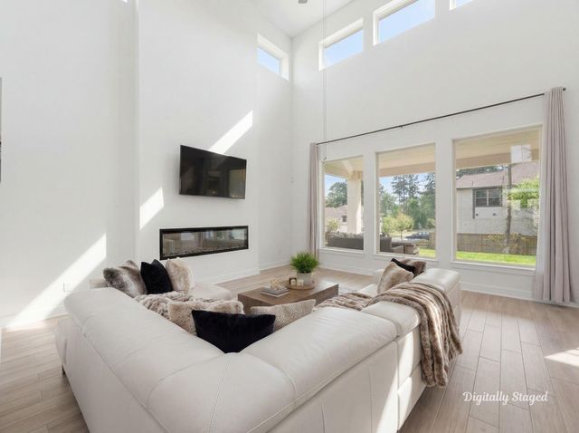 527 Carina Gaze Drive, Conroe, TX 77318