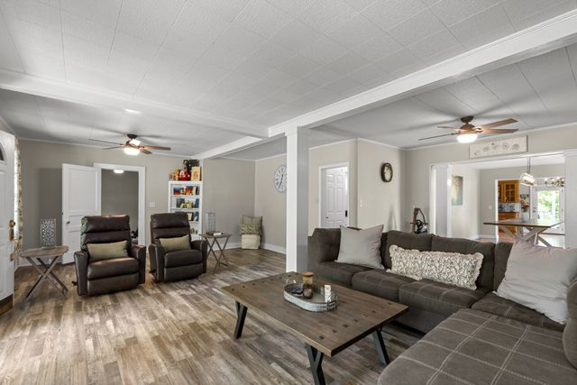 444 Cooley Rd, Waverly, TN 37185
