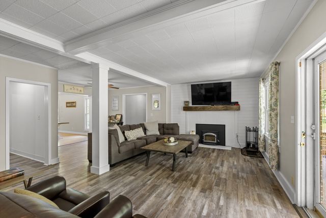 444 Cooley Rd, Waverly, TN 37185