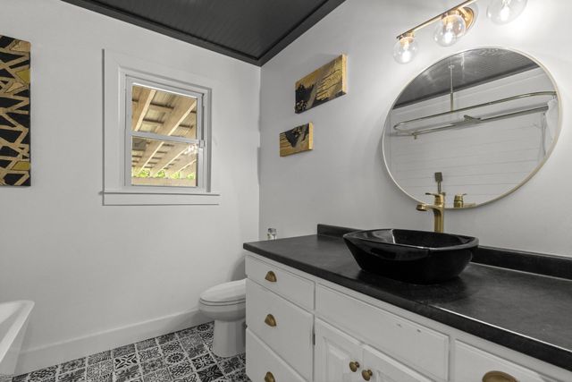 444 Cooley Rd, Waverly, TN 37185