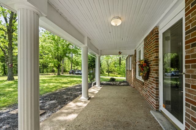 444 Cooley Rd, Waverly, TN 37185