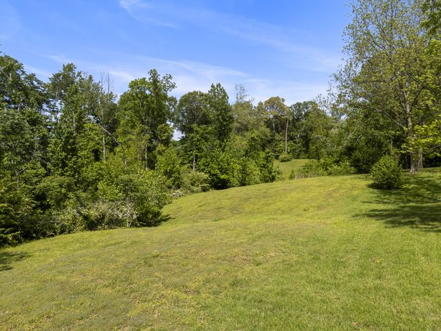 444 Cooley Rd, Waverly, TN 37185