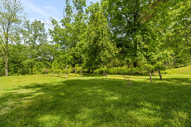 444 Cooley Rd, Waverly, TN 37185