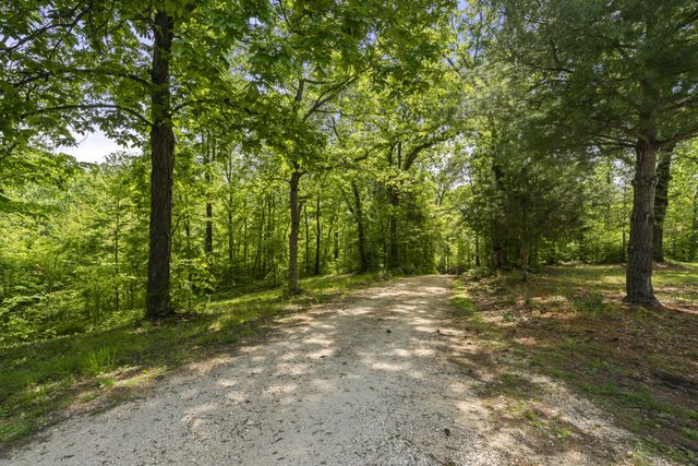 444 Cooley Rd, Waverly, TN 37185