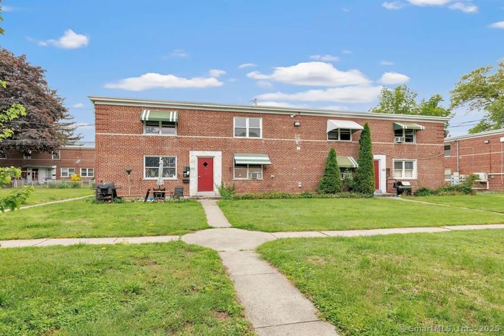 367 D Building 5 Granfield Avenue, Bridgeport, CT 06610
