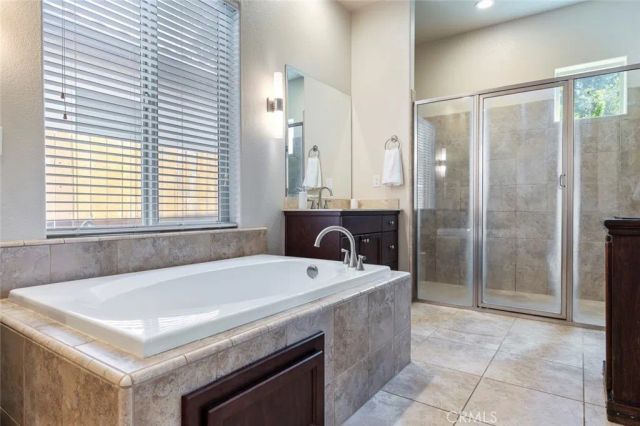 5796 N San Miguel, Fresno, CA 93723