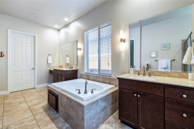 5796 N San Miguel, Fresno, CA 93723