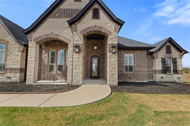 3338 Howard Road, Waxahachie, TX 75165