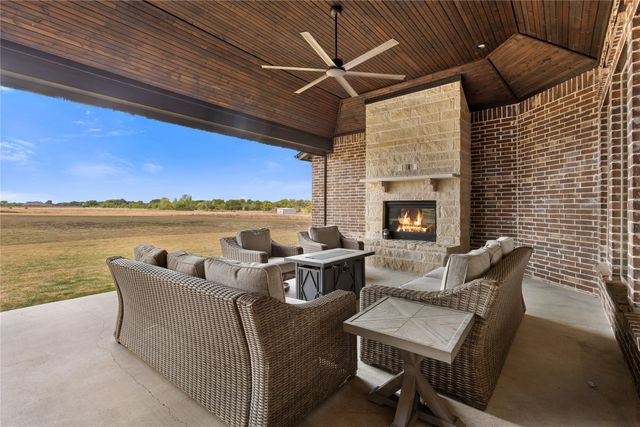 3338 Howard Road, Waxahachie, TX 75165