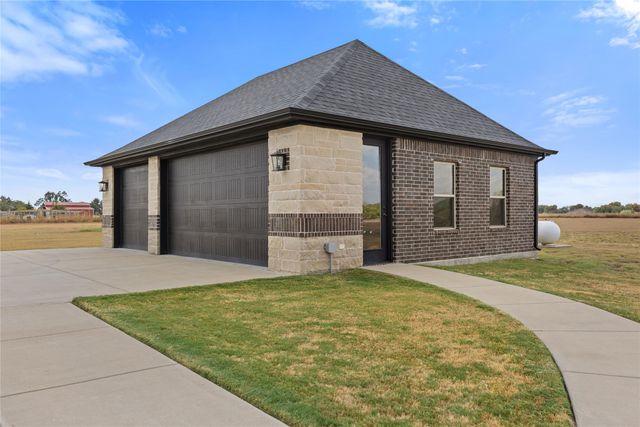 3338 Howard Road, Waxahachie, TX 75165