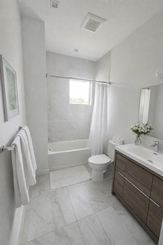 4189 N Oak Place, Dania Beach, FL 33314