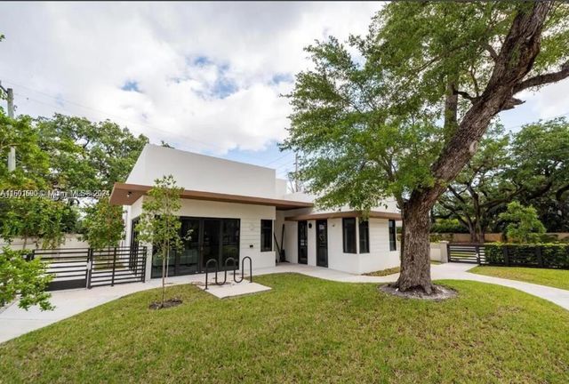 4189 N Oak Place, Dania Beach, FL 33314