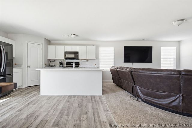 913 Sapphire Stone Lane, Hope Mills, NC 28348