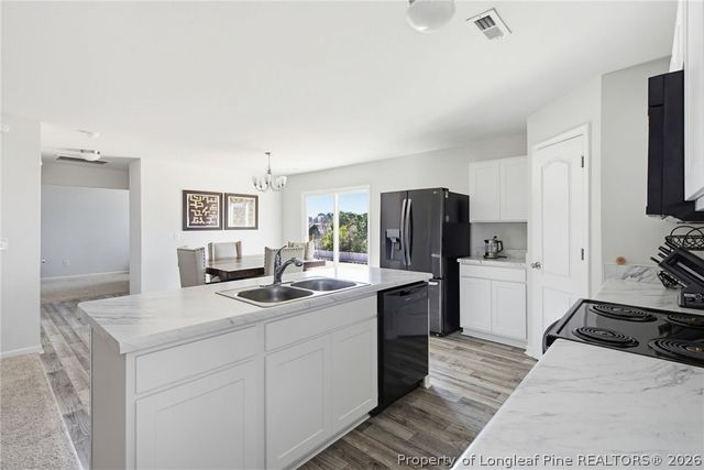 913 Sapphire Stone Lane, Hope Mills, NC 28348